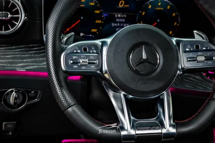 벤츠 CLS 450 AMG 핸들 교체 시공과 R 버튼 활성화로 편리함과 실내 드레스업을 동시에! / 대전 서구, 세종, 청주, 천안