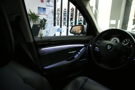 대구코더스엠비언트 BMW520(F10) 비노출로 순정보다 깔끔하고 화려하게~~ / 대구 달서구