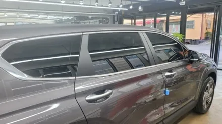 TM싼타페.글라스 틴트 열차단 썬팅 시공.글라스 틴트 사상 새벽시장점.(미라클 카 멀티샵).
