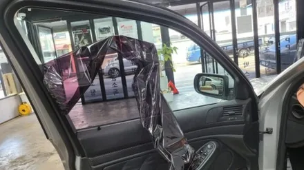 부산 열차단썬팅 시공점.루마버텍스썬팅 사상 산업단지점 입니다.BMW5시리즈 버텍스900으로 재시공 했어요