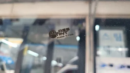 부산 봉고3 냉동탑차 열차단썬팅 글라스틴트 필름으로 시공을 하였습니다