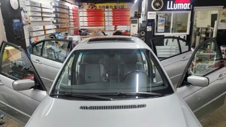 BMW3 시리즈.루마버텍스900썬팅필름으로 재시공을 하였습니다