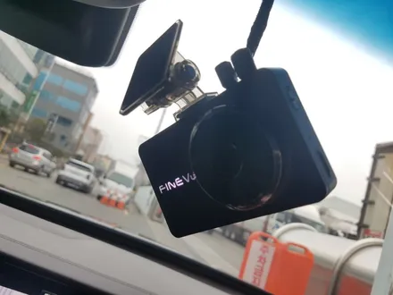 부산.브이쿨썬팅전문점. 열반사썬팅 브이쿨.           G90 제네시스. 브이쿨PDI 시공.블랙박스 파인뷰LX2000