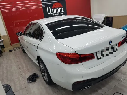 BMW 5시리즈.                       라티튜드 & 아티젠.                  썬팅 시공