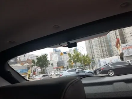 현대 코나 하이브리드 차량.부산 루마열차단 썬팅 시공.