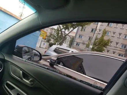 현대 코나 하이브리드 차량.부산 루마열차단 썬팅 시공.