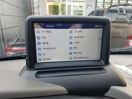 부산. 포터2 네비매립. P682   8인치 네비게이션. 상단매립.  지니3D맵. 후방카메라 설치
