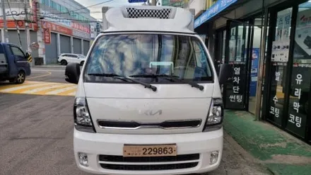 부산 봉고3 냉동탑차 열차단썬팅 글라스틴트 필름으로 시공을 하였습니다
