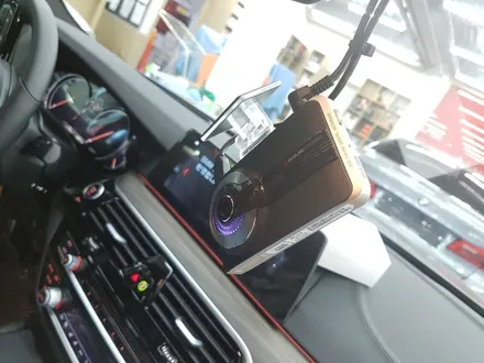 부산BMW5시리즈 썬팅.블박.보조배터리.하이패스 시공