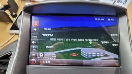 부산 네비게이션 매립 시공장착점 입니다.쉐보레 윈스톰.8인치 네비게이션으로 업그레이드 했습니다