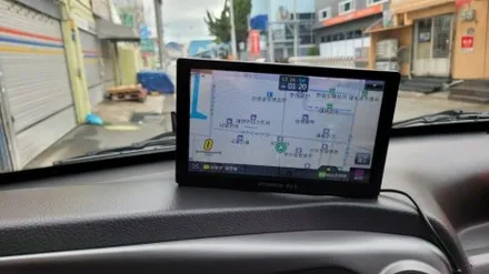 봉고3탑차 후방카메라 교체작업 & 8인치 네비게이션 장착 했어요