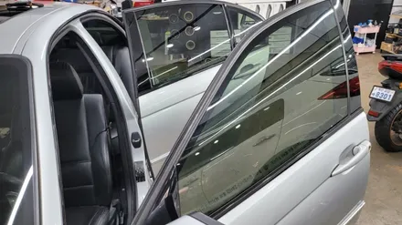 BMW3 시리즈.루마버텍스900썬팅필름으로 재시공을 하였습니다