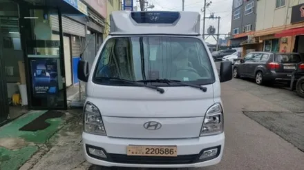포터2(냉동)탑차.카디언 열반사 썬팅필름 시공 했습니다