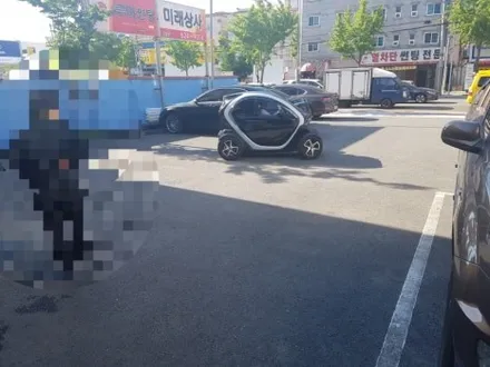 르노 삼성트위지 루마전면썬팅,차량충전중.