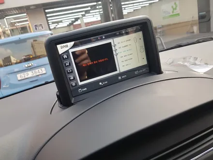 부산.그랜드스타렉스.(어린이보호차량). 8인치.내비게이션.상단매립.지니3D맵.현대폰투스P682. (정품).후방카메라
