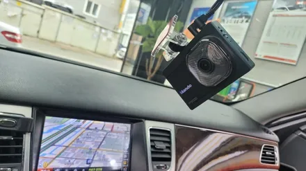 부산.루마 버텍스 썬팅.(사상 산업단지점).제네시스. 전면썬팅.만도 블랙박스 장착.(미라클 카 멀티샵)