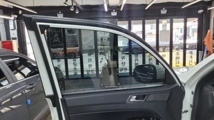 부산 카디언썬팅 시공점.쌍용 칸 카디언 반사필름으로 썬팅을 하였습니다