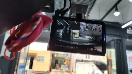 QL스포티지.글라스 틴트 열차단 썬팅.만도 블랙박스    장착 시공.기존 필름 제거후.(펜더)풀시공