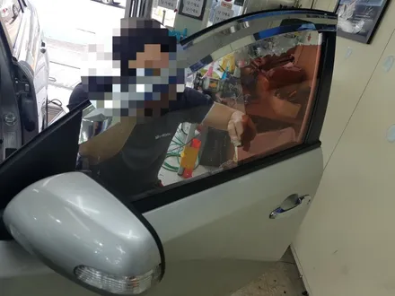 부산썬팅.포르테 레이노썬팅. 기존 필름 제거 후.열차단썬팅. 재시공 후...