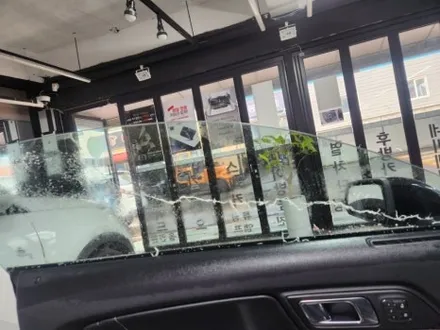부산.반사필름썬팅 시공점,포드 머스탱.반사필름으로 재시공 했습니다