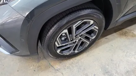 부산 NX4투싼 반사필름으로 시공을 했어요.글라스틴트 선셋 시공