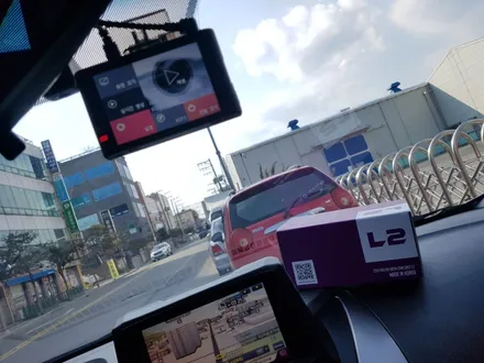 부산 브이쿨 열반사 썬팅.전문. 부산 블랙박스 2채널.전문점. 아반떼MD.기존 필름 제거후. (브이쿨PDI 풀시공). 지넷L2.블랙박스 장착