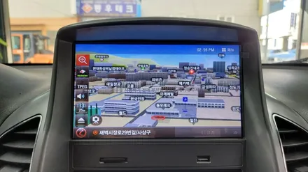 부산 네비게이션 매립 시공장착점 입니다.쉐보레 윈스톰.8인치 네비게이션으로 업그레이드 했습니다