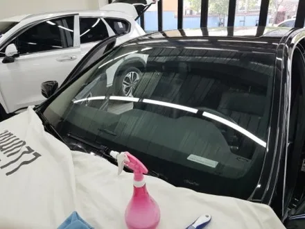 부산전면썬팅.벤츠E클래스.   루마전면썬팅.전면 유리 교체후.루마시즌2.라티튜드. 전면썬팅 시공.