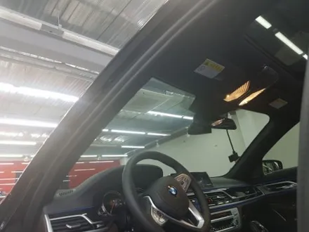 BMW큰행님 7시리즈 루마썬팅 풀시공.풀시공 파노라마썬루프까지 루마썬팅