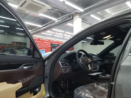 부산.열반사 썬팅.브이쿨K BMW 7시리즈.                      (브이쿨 K 썬팅 시공)