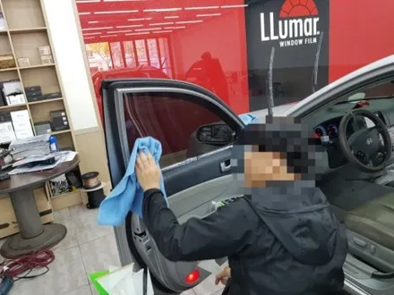 부산루마썬팅.부산썬팅. 현대NF쏘나타.기존필름 제거후.루마썬팅시즌2. 아티젠스페셜IB 시공.