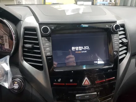 부산.티볼리.8인치내비매립.파인드라이브(몬스터7). 후방카메라.지넷 블랙박스 장착
