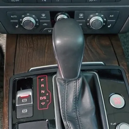 아우디 A6 C7 35TDI, 순정 카플레이/안드로이드 활성화, D컷 핸들/RS기어노브 교체로 업그레이드 / 양주, 구리, 의정부