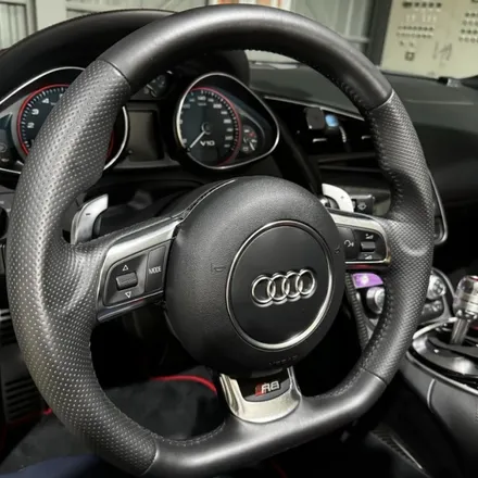 아우디 R8 V10 스파이더, 신형R8핸들 장착과 버튼 인스톨로 엔진 스타트!!! / 양주, 구리, 의정부
