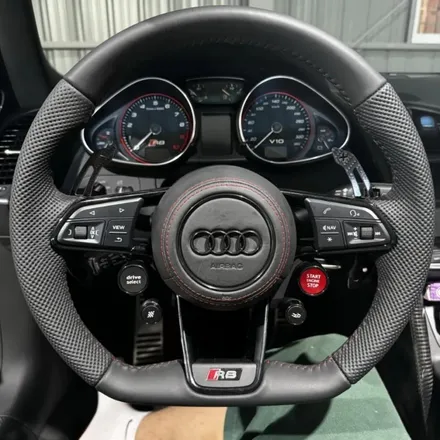 아우디 R8 V10 스파이더, 신형R8핸들 장착과 버튼 인스톨로 엔진 스타트!!! / 양주, 구리, 의정부