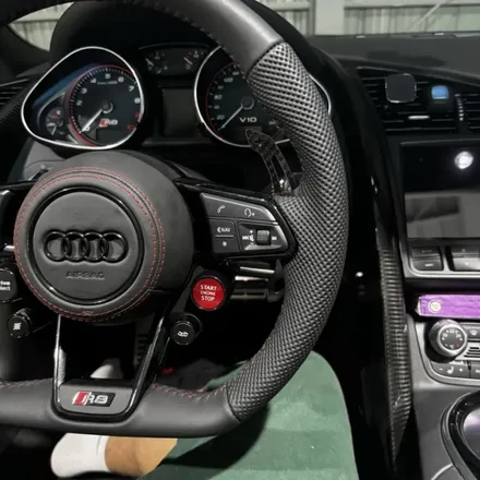 아우디 R8 V10 스파이더, 신형R8핸들 장착과 버튼 인스톨로 엔진 스타트!!! / 양주, 구리, 의정부