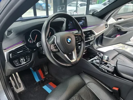 BMW 5시리즈 G30 실내 카본 랩핑, 일산랩핑 / 고양시 덕양구 삼송동