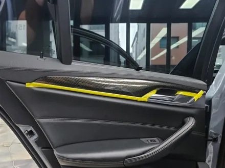 BMW 5시리즈 G30 실내 카본 랩핑, 일산랩핑 / 고양시 덕양구 삼송동
