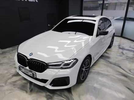 BMW5시리즈 520i 크롬죽이기 사이드미러랩핑 일산랩핑 고양랩핑 랩핑잘하는곳 텐토르고양 / 고양시 덕양구 삼송동