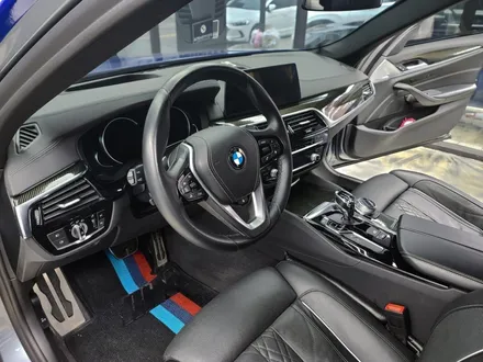 BMW 5시리즈 G30 실내 카본 랩핑, 일산랩핑 / 고양시 덕양구 삼송동