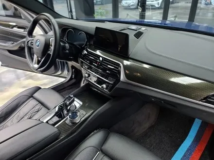 BMW 5시리즈 G30 실내 카본 랩핑, 일산랩핑 / 고양시 덕양구 삼송동