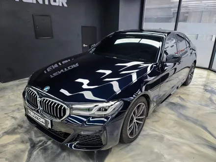 BMW 5시리즈 랩핑 520i 크롬죽이기 파주랩핑 텐토르 / 고양시 덕양구 삼송동