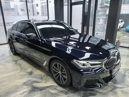 BMW 5시리즈 랩핑 520i 크롬죽이기 파주랩핑 텐토르 / 고양시 덕양구 삼송동