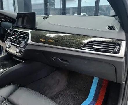 BMW 5시리즈 G30 실내 카본 랩핑, 일산랩핑 / 고양시 덕양구 삼송동