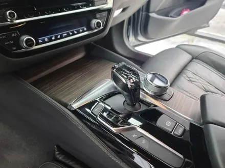 BMW 5시리즈 G30 실내 카본 랩핑, 일산랩핑 / 고양시 덕양구 삼송동