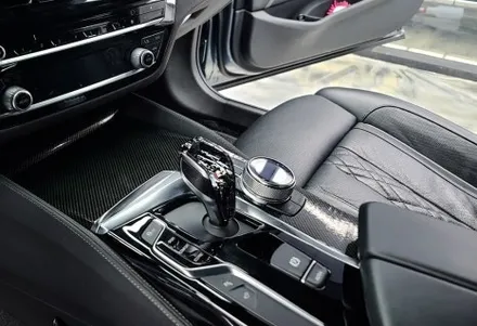 BMW 5시리즈 G30 실내 카본 랩핑, 일산랩핑 / 고양시 덕양구 삼송동
