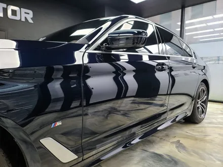 BMW 5시리즈 랩핑 520i 크롬죽이기 파주랩핑 텐토르 / 고양시 덕양구 삼송동