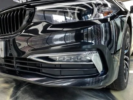 BMW 520i 럭셔리 5시리즈 크롬죽이기 시공기, 은평구 랩핑 / 고양시 덕양구 삼송동