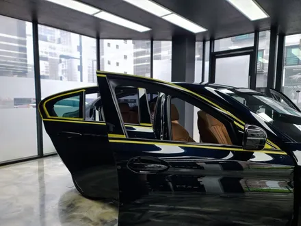 BMW 5시리즈 랩핑 520i 크롬죽이기 파주랩핑 텐토르 / 고양시 덕양구 삼송동