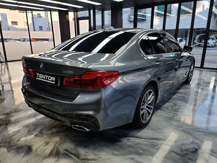 BMW 5시리즈 530i 블락포디 스카이블루 반사필름 덕양구 썬팅 / 고양시 덕양구 삼송동